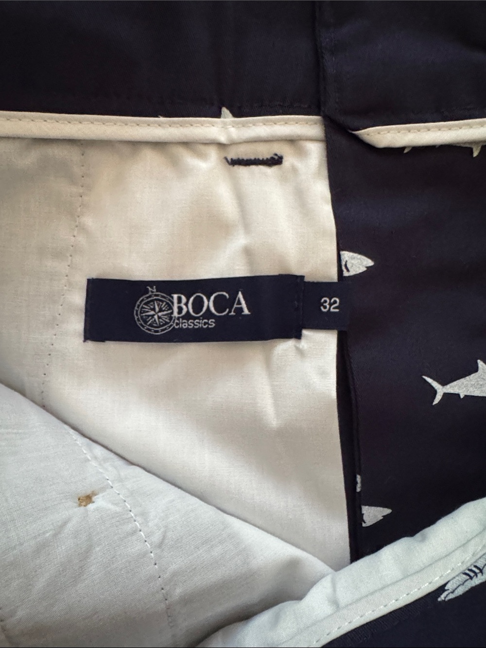 Boca Classics Shorts - Shark Print - Men’s Size 32 - Picture 3 of 3